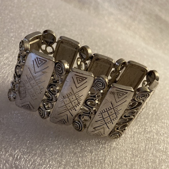 Silver Stretch Bracelet With Rectangular Etched Bars & Curly Bohemian Design - Picture 7 of 7
